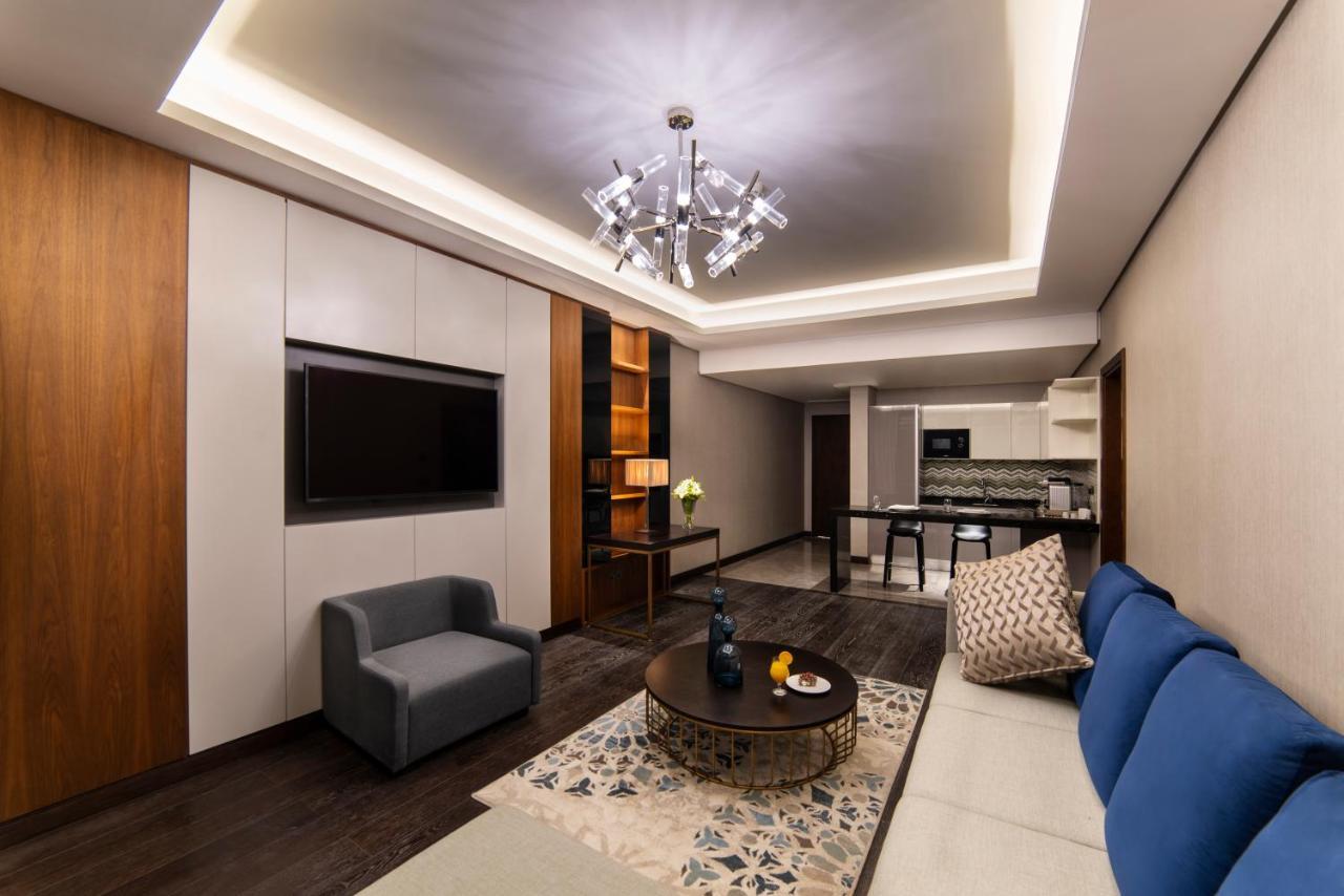 Movenpick Hotel And Residences Riyadh Ngoại thất bức ảnh A suite at the hotel