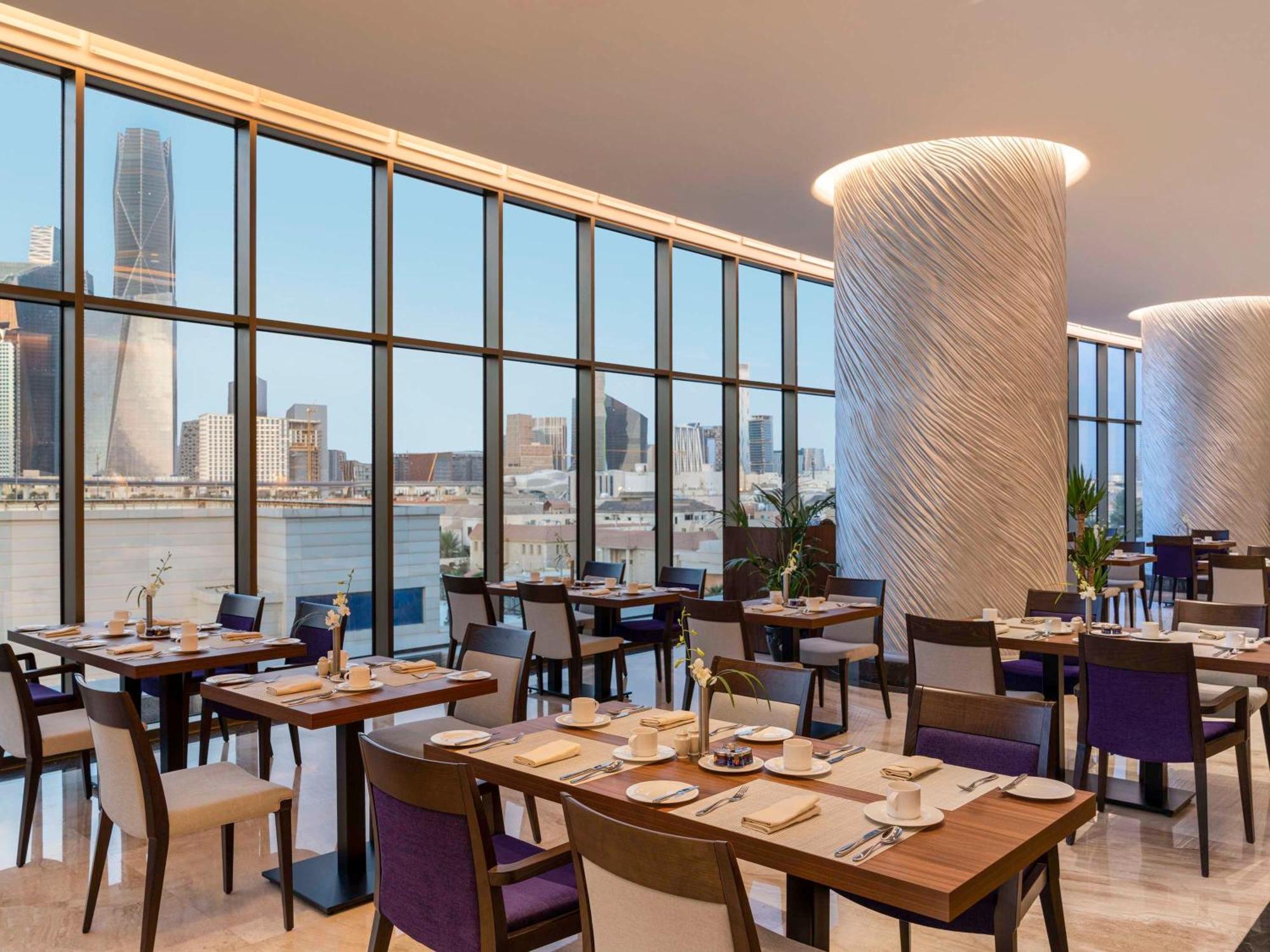 Movenpick Hotel And Residences Riyadh Ngoại thất bức ảnh The View
