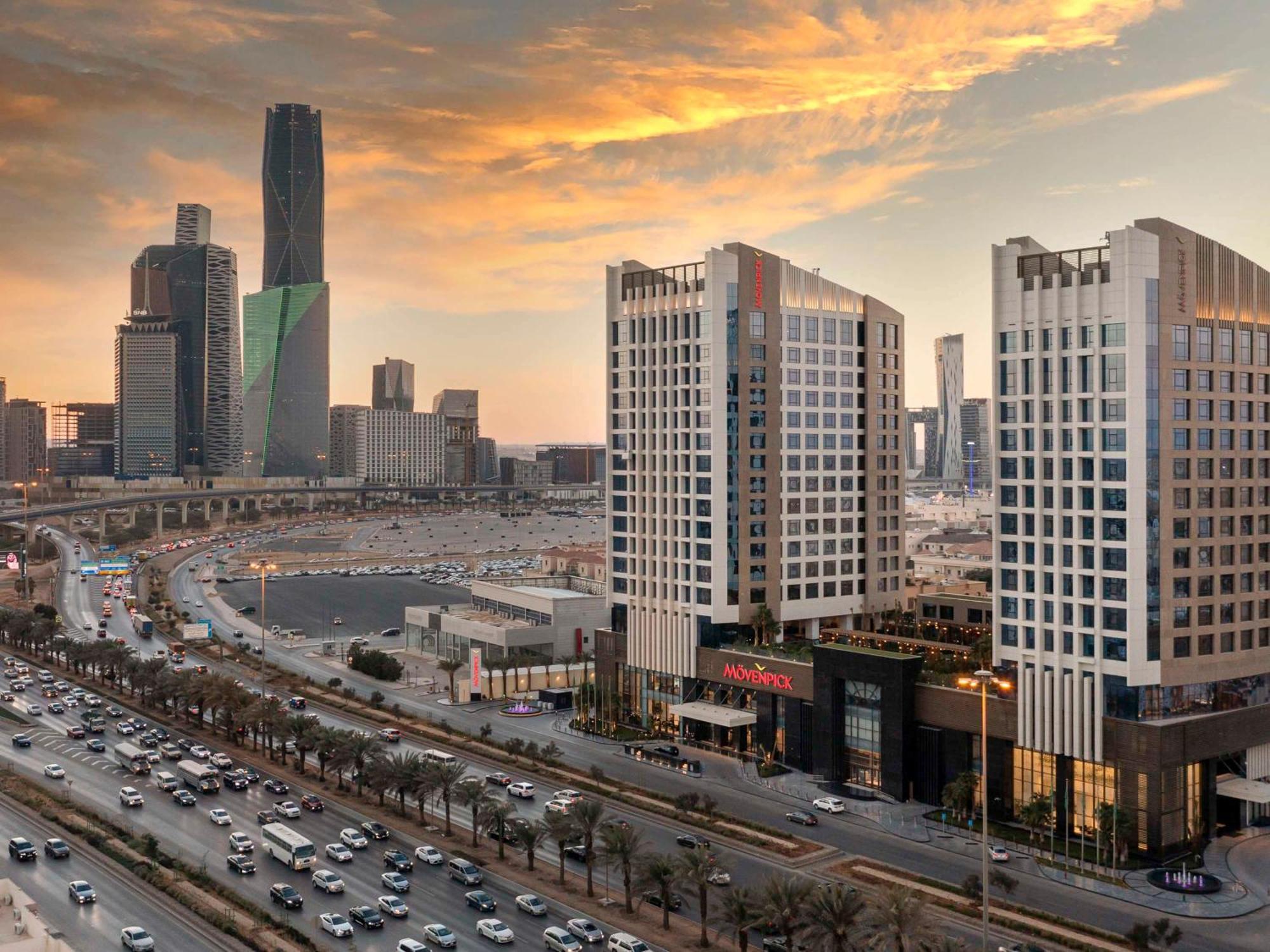 Movenpick Hotel And Residences Riyadh Ngoại thất bức ảnh The Ritz-Carlton, Riyadh